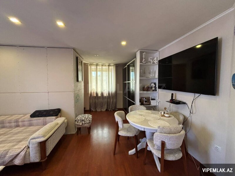 Səbail rayonunda 2 otaqlı Köhnə tikili Satılır, 45 m² Səbail rayonunda 2 otaqlı Köhnə tikili Satılır, 45 m²