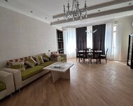Nizami rayonu , 8-ci kilometr qəs., 4 otaq