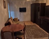 Nizami rayonu , 8-ci kilometr qəs., 1 otaq