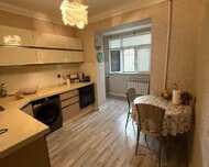 Suraxanı rayonu , Qaraçuxur qəs., 3 otaq