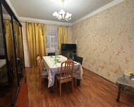 Binəqədi rayonu , 8-ci mikrorayon qəs., 5 otaq