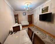 Suraxanı rayonu , Qaraçuxur qəs., 3 otaq