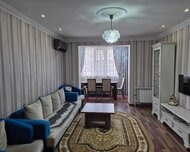 Nizami rayonu , 8-ci kilometr qəs., 3 otaq