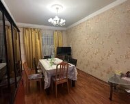 Binəqədi rayonu , 8-ci mikrorayon qəs., 5 otaq