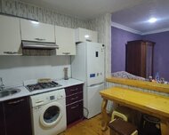 Suraxanı rayonu , Qaraçuxur qəs., 1 otaq