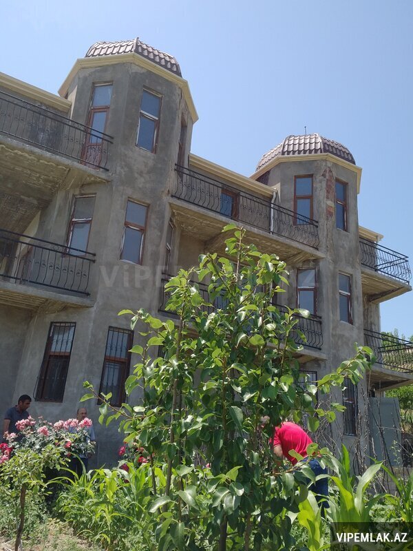 Quba şəhərində 6 otaqlı Həyət evi / Villa Satılır, 300 m² Quba şəhərində 6 otaqlı Həyət evi / Villa Satılır, 300 m²