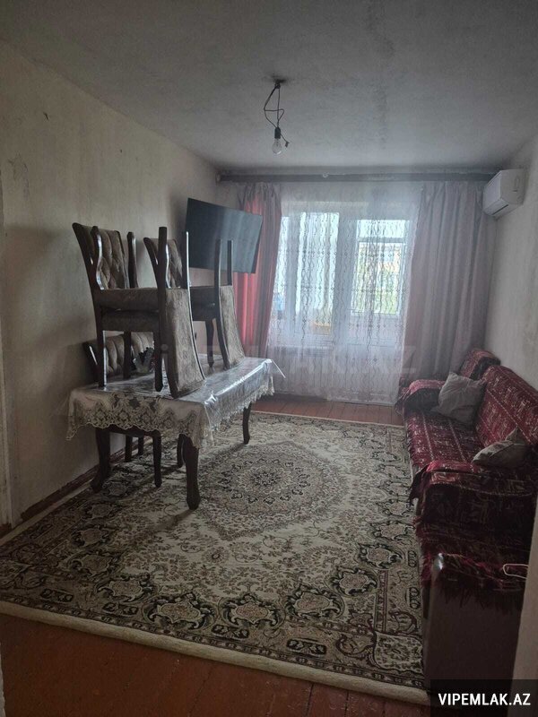 Suraxanı rayonunda 4 otaqlı Köhnə tikili Satılır, 90 m² Suraxanı rayonunda 4 otaqlı Köhnə tikili Satılır, 90 m²