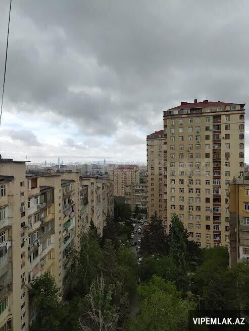 Binəqədi rayonunda 1 otaqlı Köhnə tikili Satılır, 44 m² Binəqədi rayonunda 1 otaqlı Köhnə tikili Satılır, 44 m²