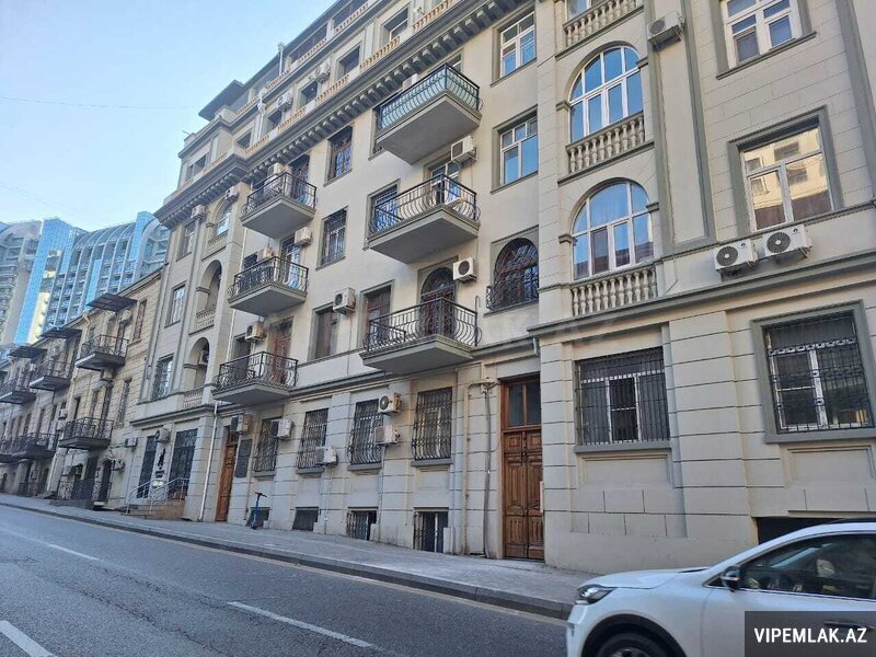 Səbail rayonunda 3 otaqlı Köhnə tikili Satılır, 100 m² Səbail rayonunda 3 otaqlı Köhnə tikili Satılır, 100 m²