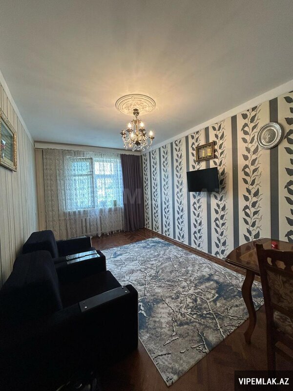 Suraxanı rayonunda 4 otaqlı Köhnə tikili Satılır, 105 m² Suraxanı rayonunda 4 otaqlı Köhnə tikili Satılır, 105 m²