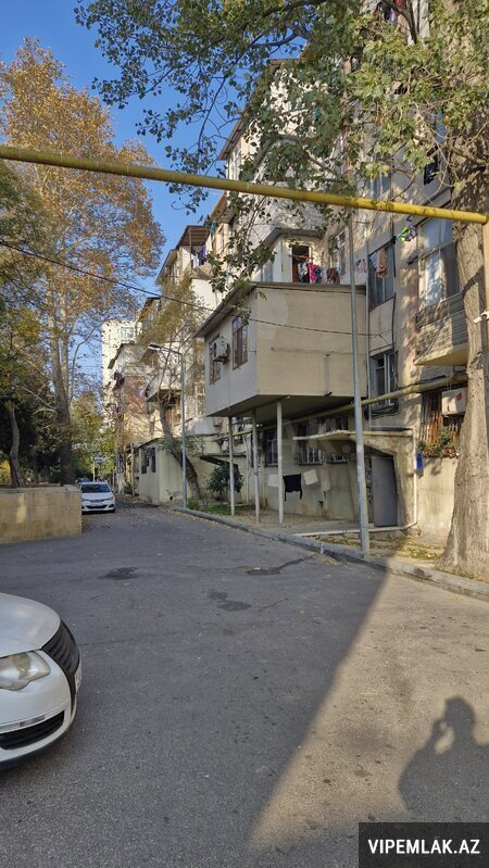 Binəqədi rayonunda 3 otaqlı Köhnə tikili Satılır, 70 m² Binəqədi rayonunda 3 otaqlı Köhnə tikili Satılır, 70 m²
