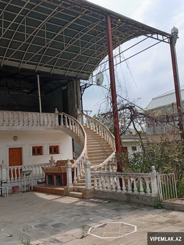 Gəncə şəhərində 10 otaqlı Həyət evi / Villa Satılır, 1006 m² Gəncə şəhərində 10 otaqlı Həyət evi / Villa Satılır, 1006 m²