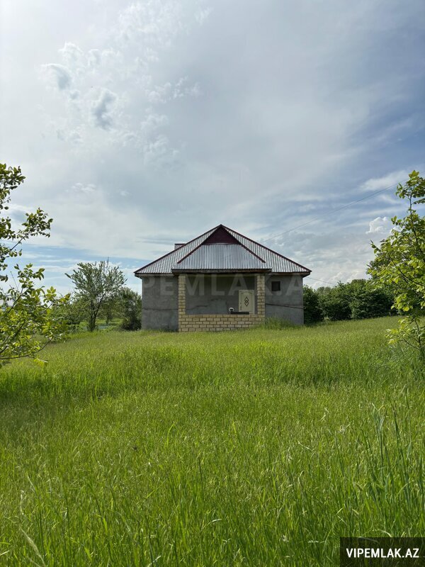 Qəbələ şəhərində 2 otaqlı Həyət evi / Villa Satılır, 130 m² Qəbələ şəhərində 2 otaqlı Həyət evi / Villa Satılır, 130 m²