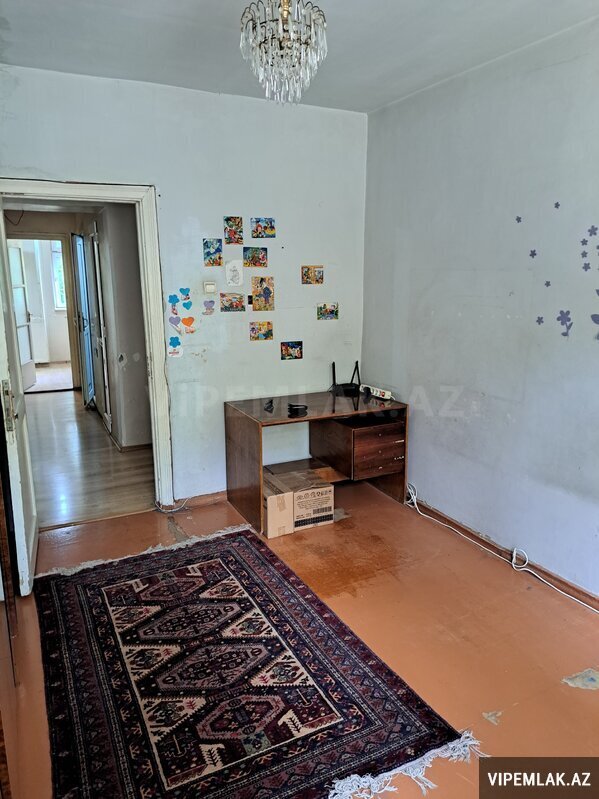 Binəqədi rayonunda 3 otaqlı Köhnə tikili Satılır, 72 m² Binəqədi rayonunda 3 otaqlı Köhnə tikili Satılır, 72 m²