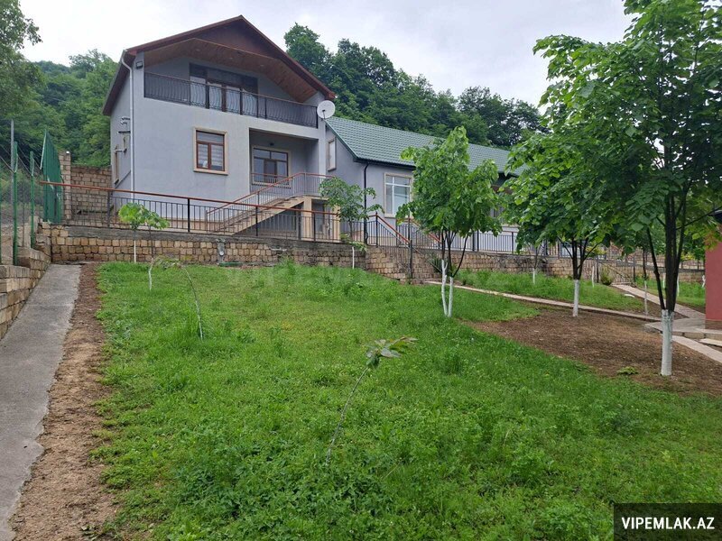 Quba şəhərində 4 otaqlı Həyət evi / Villa Satılır, 200 m² Quba şəhərində 4 otaqlı Həyət evi / Villa Satılır, 200 m²