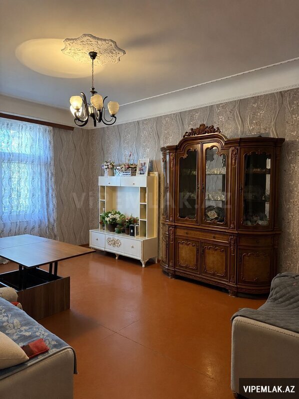 Sumqayıt şəhərində 3 otaqlı Köhnə tikili Satılır, 77 m² Sumqayıt şəhərində 3 otaqlı Köhnə tikili Satılır, 77 m²