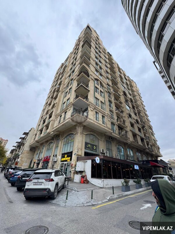 Səbail rayonunda 4 otaqlı Yeni tikili Satılır, 200 m² Səbail rayonunda 4 otaqlı Yeni tikili Satılır, 200 m²