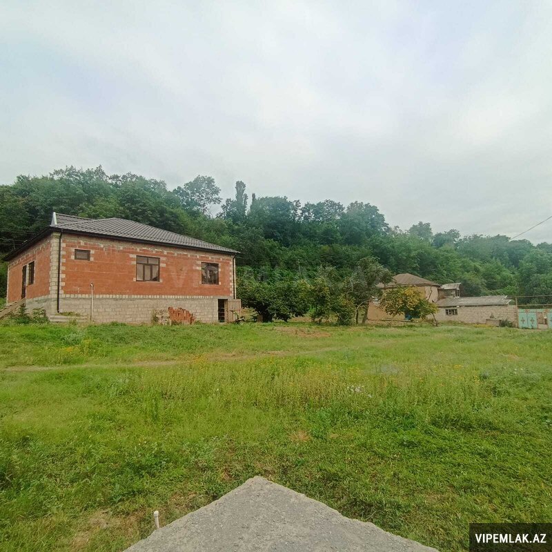 Quba şəhərində 4 otaqlı Həyət evi / Villa Satılır, 4200 m² Quba şəhərində 4 otaqlı Həyət evi / Villa Satılır, 4200 m²