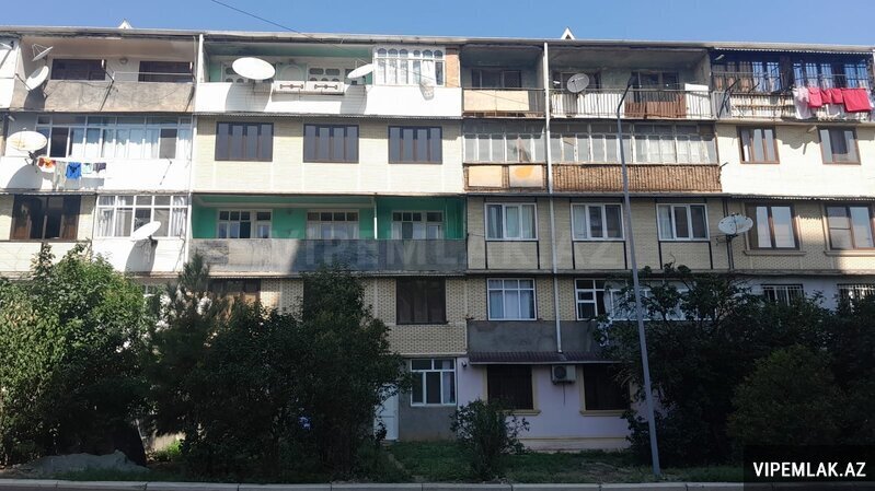 Gəncə şəhərində 5 otaqlı Köhnə tikili Satılır, 140 m² Gəncə şəhərində 5 otaqlı Köhnə tikili Satılır, 140 m²