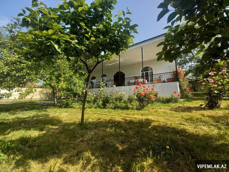 Şəki şəhərində 3 otaqlı Həyət evi / Villa Kirayə verilir, 120 m² Şəki şəhərində 3 otaqlı Həyət evi / Villa Kirayə verilir, 120 m²